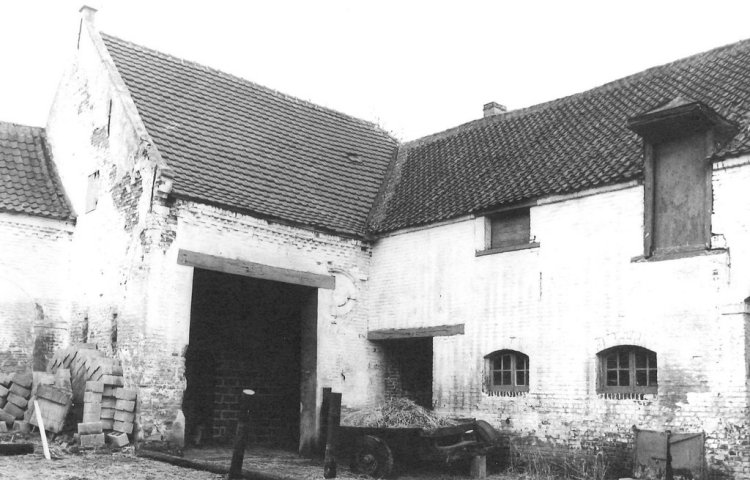 Voormalig molengebouw in de zuidwestelijke hoek langs de Weesbeek